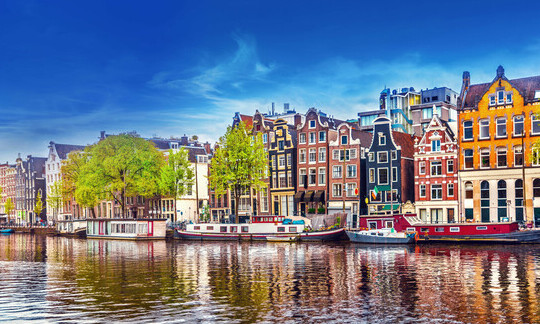 Charm yourself an Aer Lingus City Break this St Patrick’s Day with &euro;20 off. Sláinte!