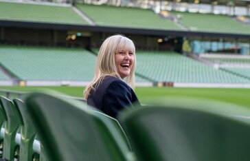 mandy-at-aviva-landscape